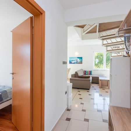 Beautiful Apartment Lovorka 6 , Baska, Krk Dış mekan fotoğraf