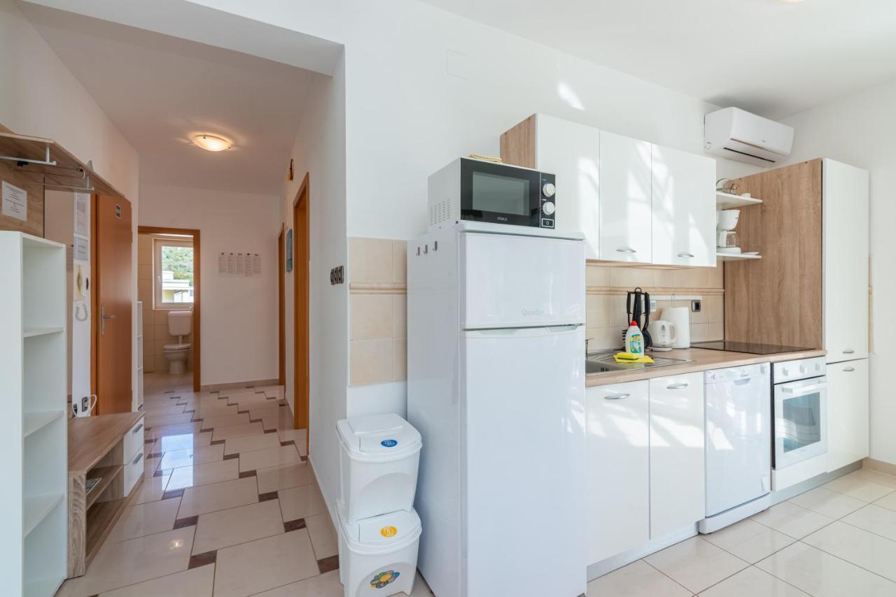 Beautiful Apartment Lovorka 6 , Baska, Krk Dış mekan fotoğraf