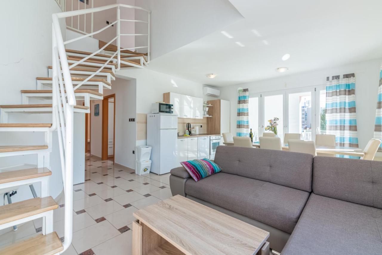 Beautiful Apartment Lovorka 6 , Baska, Krk Dış mekan fotoğraf