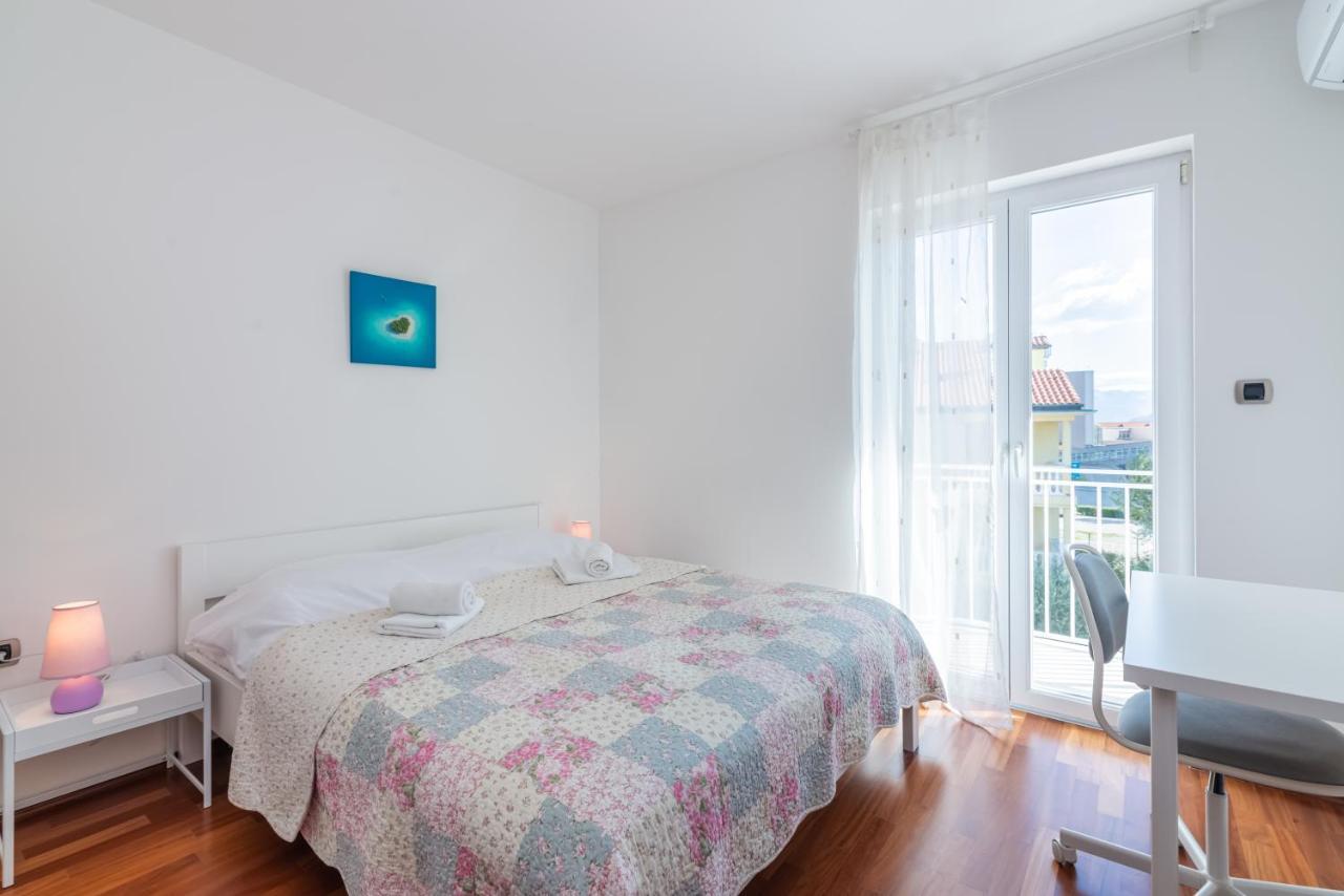 Beautiful Apartment Lovorka 6 , Baska, Krk Dış mekan fotoğraf