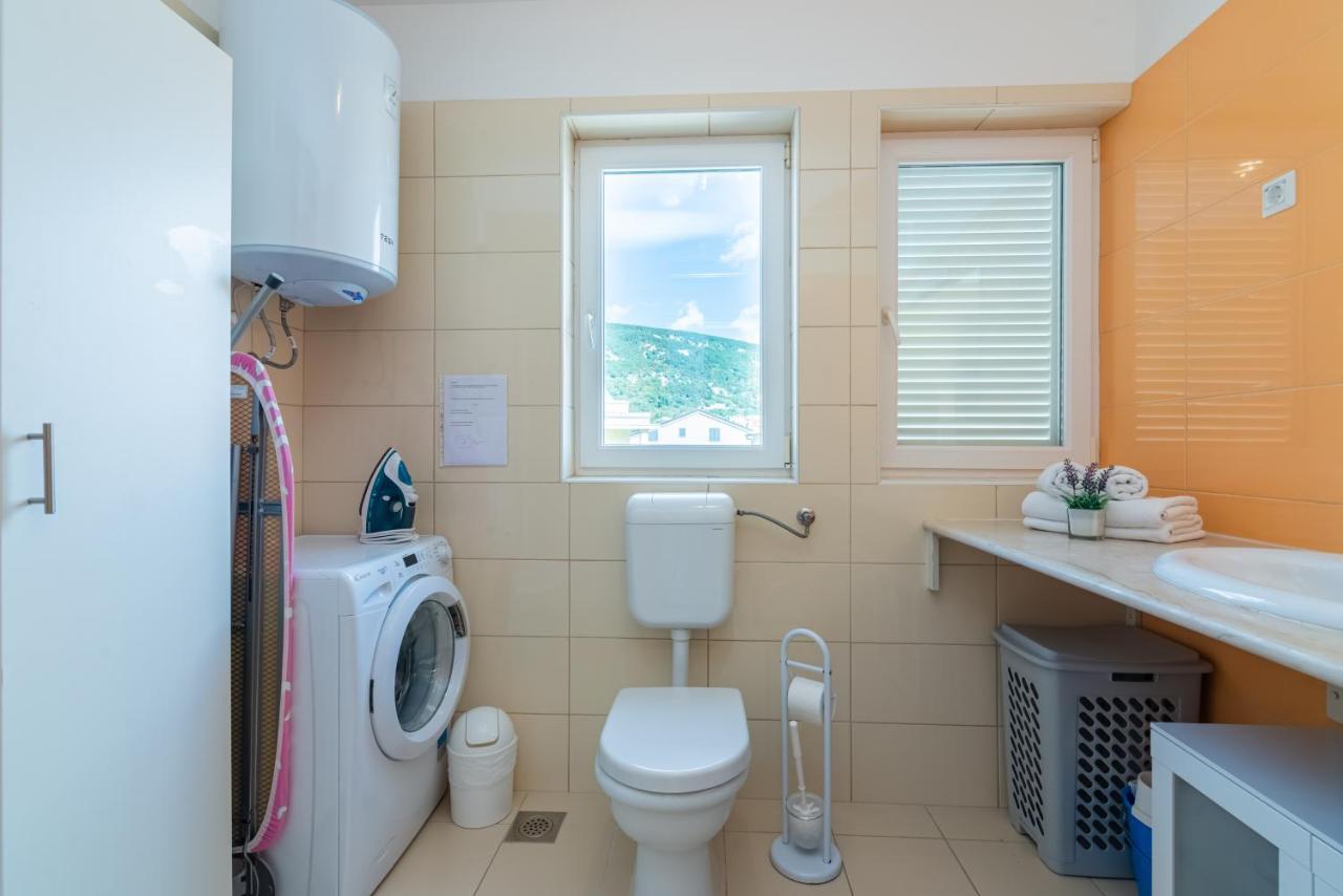 Beautiful Apartment Lovorka 6 , Baska, Krk Dış mekan fotoğraf