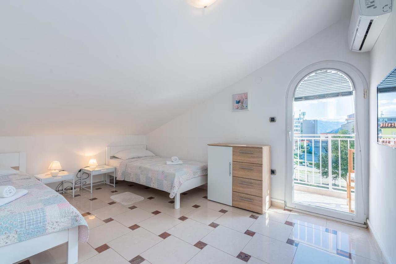Beautiful Apartment Lovorka 6 , Baska, Krk Dış mekan fotoğraf