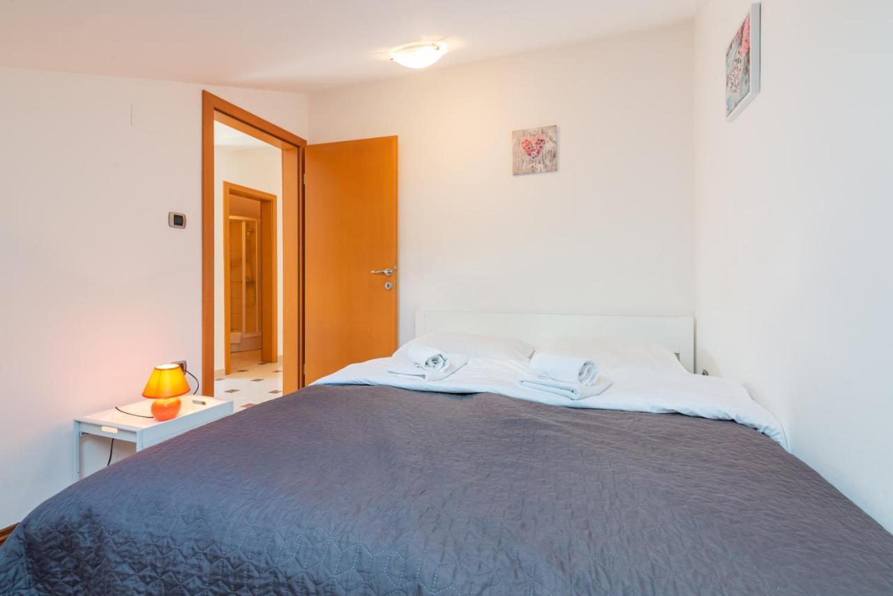 Beautiful Apartment Lovorka 6 , Baska, Krk Dış mekan fotoğraf